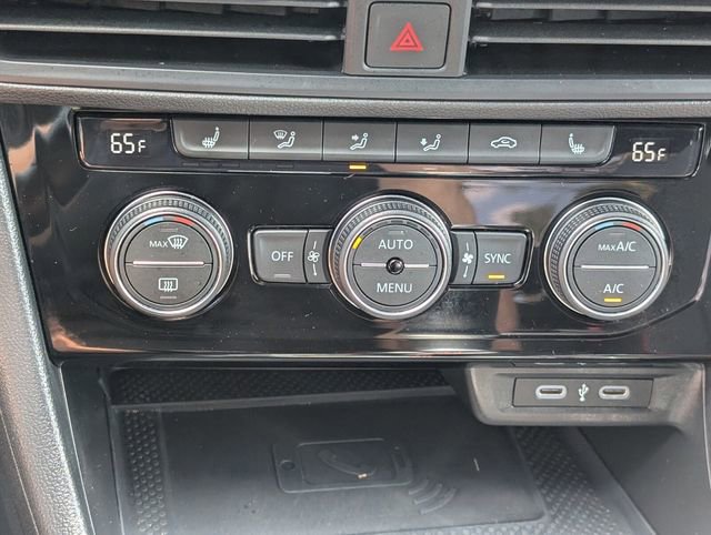 Used 2024 Volkswagen Jetta GLI 40th Anniversary Edition FWD image 24