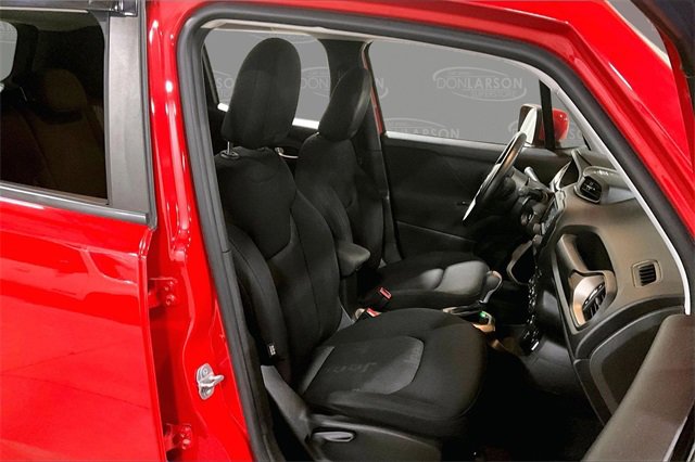 Used 2017 Jeep Renegade Latitude w/ Popular Equipment Group image 15