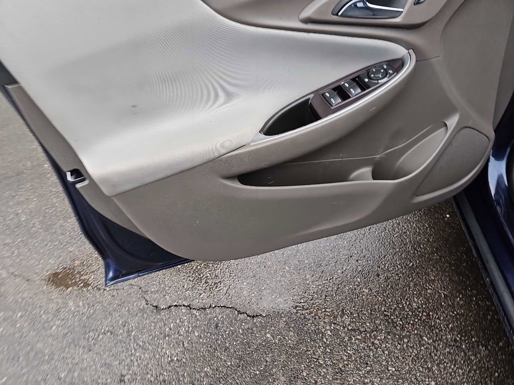 Used 2017 Chevrolet Malibu LS image 36