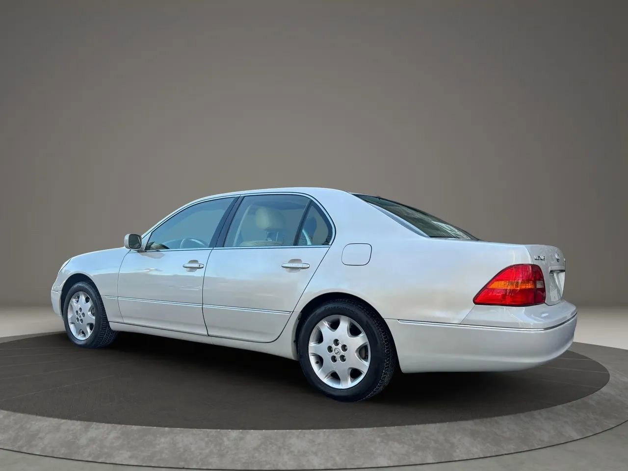 Used 2003 Lexus LS 430 RWD image 7