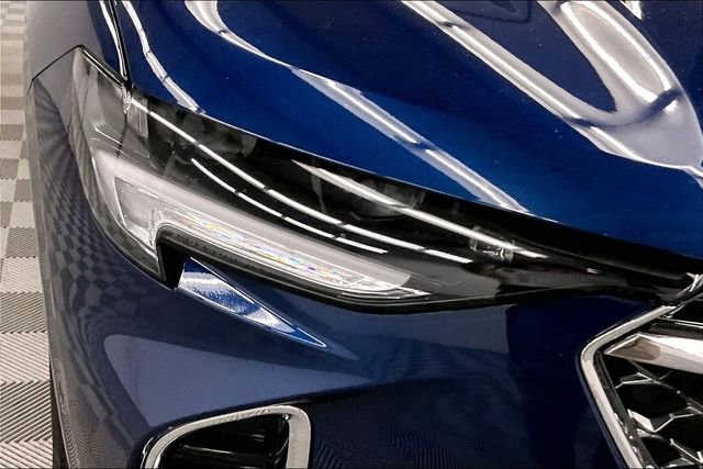 Used 2023 Buick Envision Avenir image 32