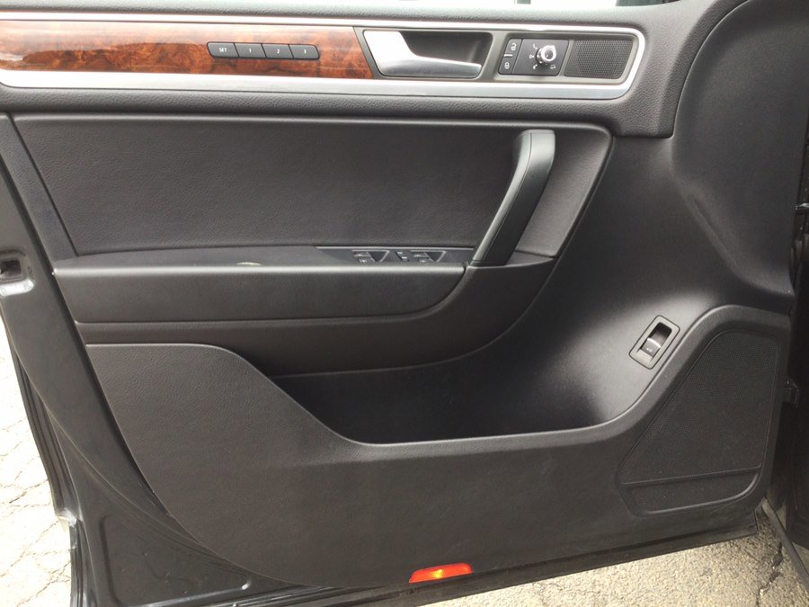 Used 2012 Volkswagen Touareg VR6 AWD/4WD image 12