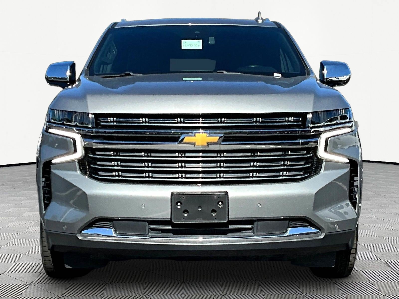 Used 2023 Chevrolet Suburban Premier AWD/4WD image 2