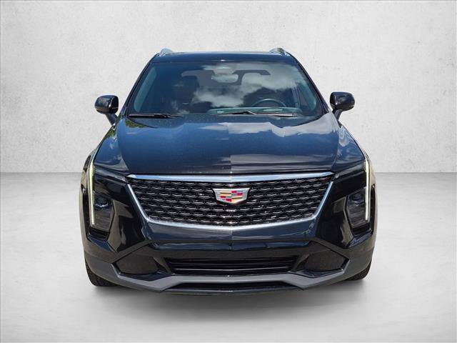 Used 2023 Cadillac XT4 Luxury w/ Driver Awareness Package FWD image 2