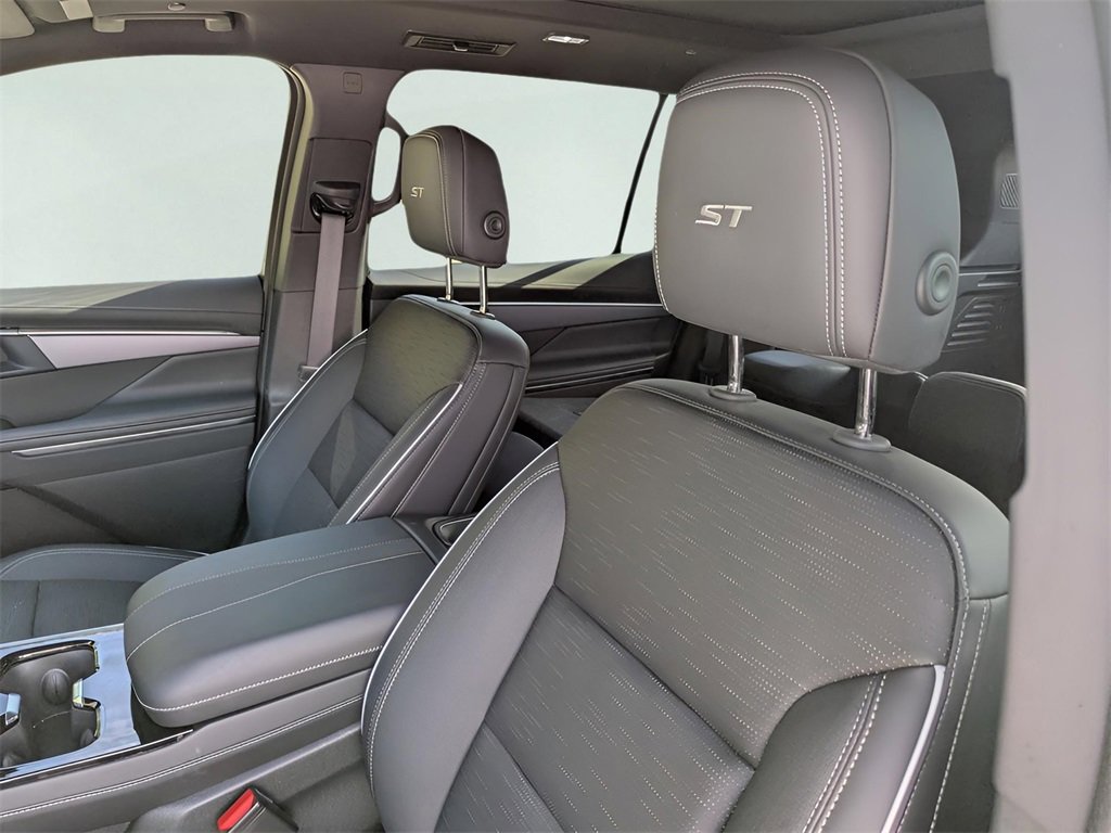 New 2025 Buick Enclave Sport Touring w/ Super Cruise Package image 8