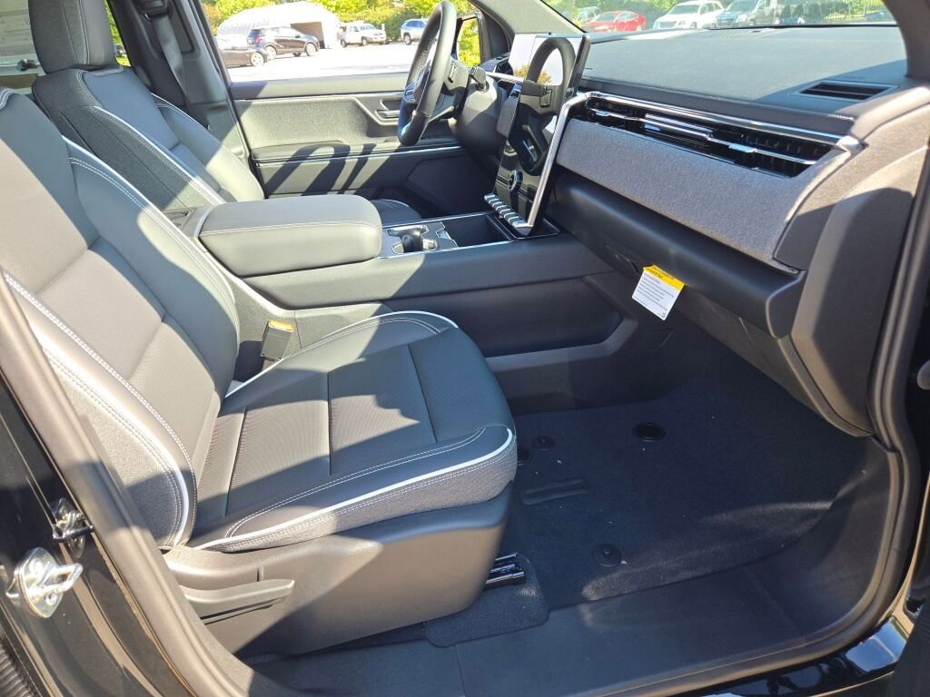 New 2026 GMC Sierra EV Elevation image 7