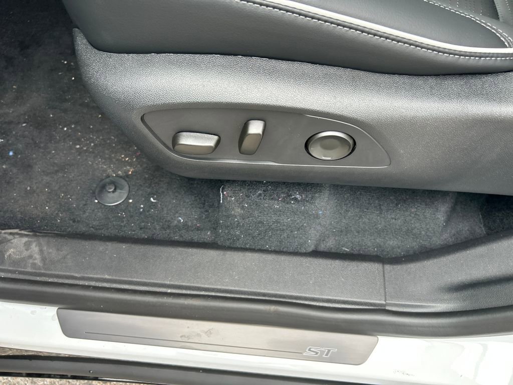 New 2026 Buick Enclave Sport Touring w/ Power Package image 13