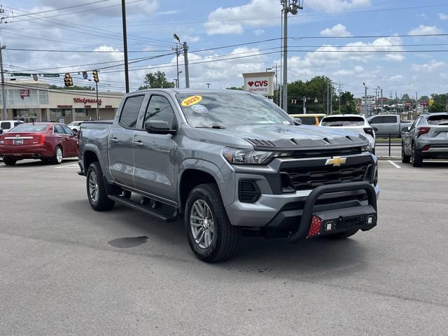 Used 2025 Chevrolet Colorado LT AWD/4WD image 3