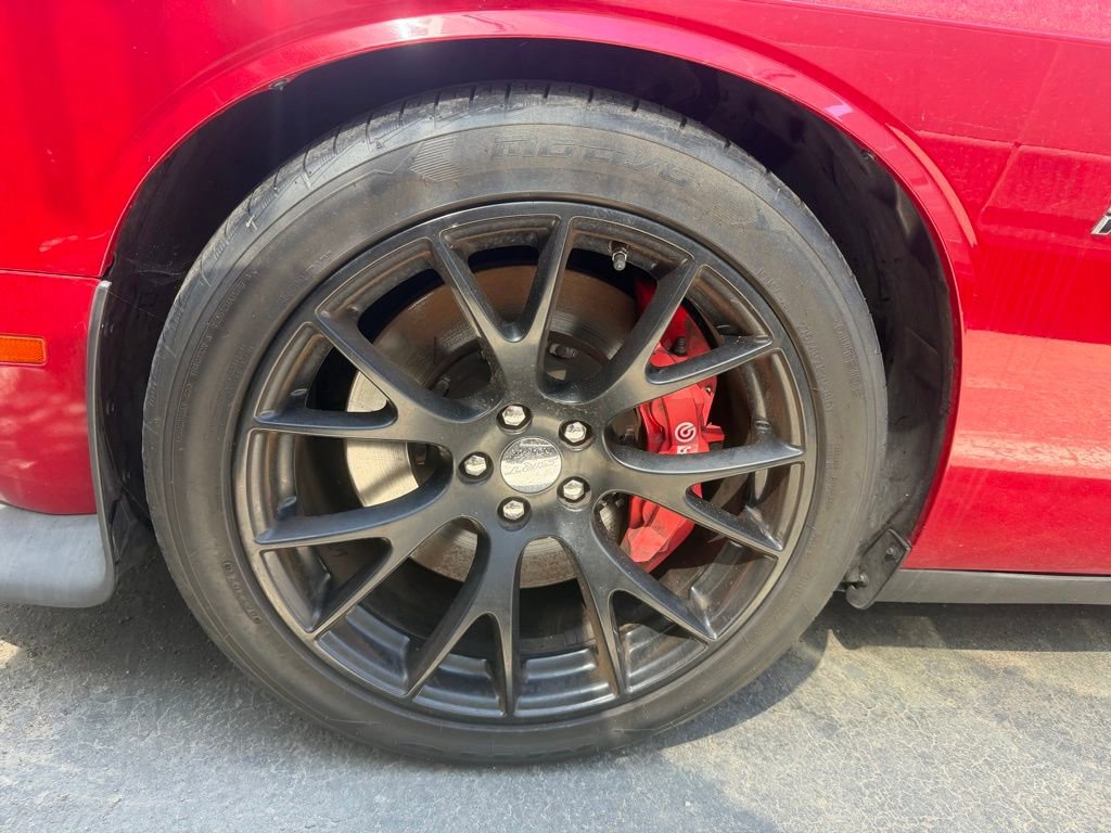 Used 2015 Dodge Challenger SRT w/ Technology Group image 6