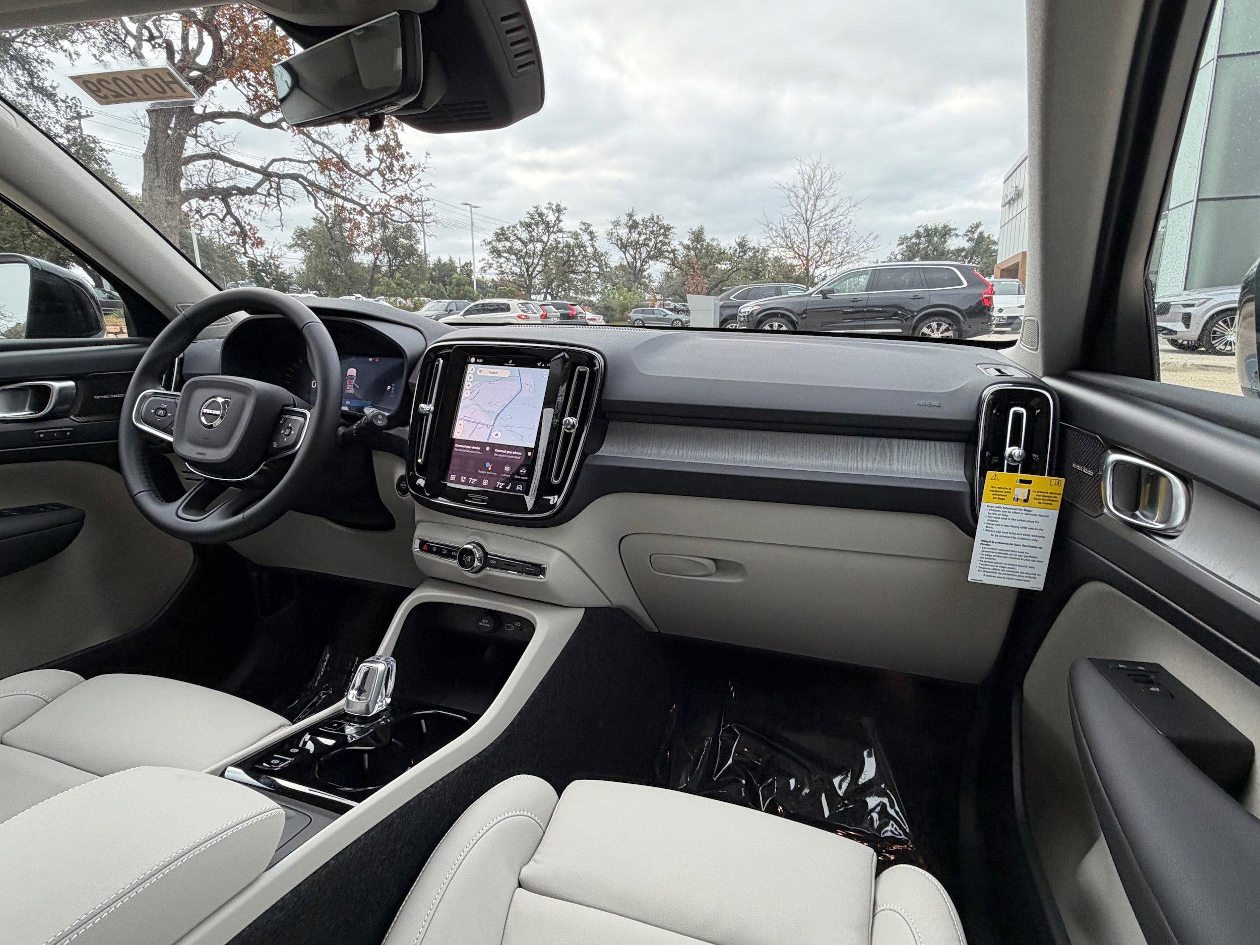 New 2026 Volvo XC40 B4 Plus w/ Protection Package Premier FWD image 10