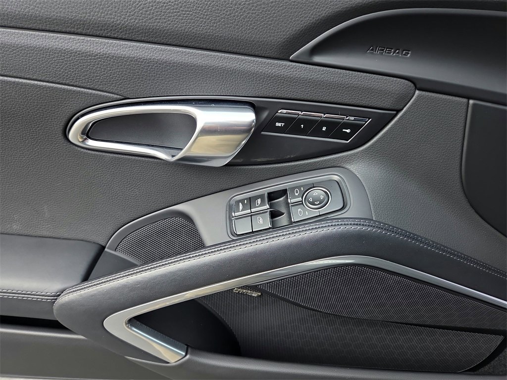 Used 2017 Porsche 911 Carrera S image 8