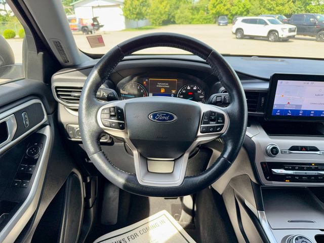 Used 2022 Ford Explorer XLT AWD/4WD image 16