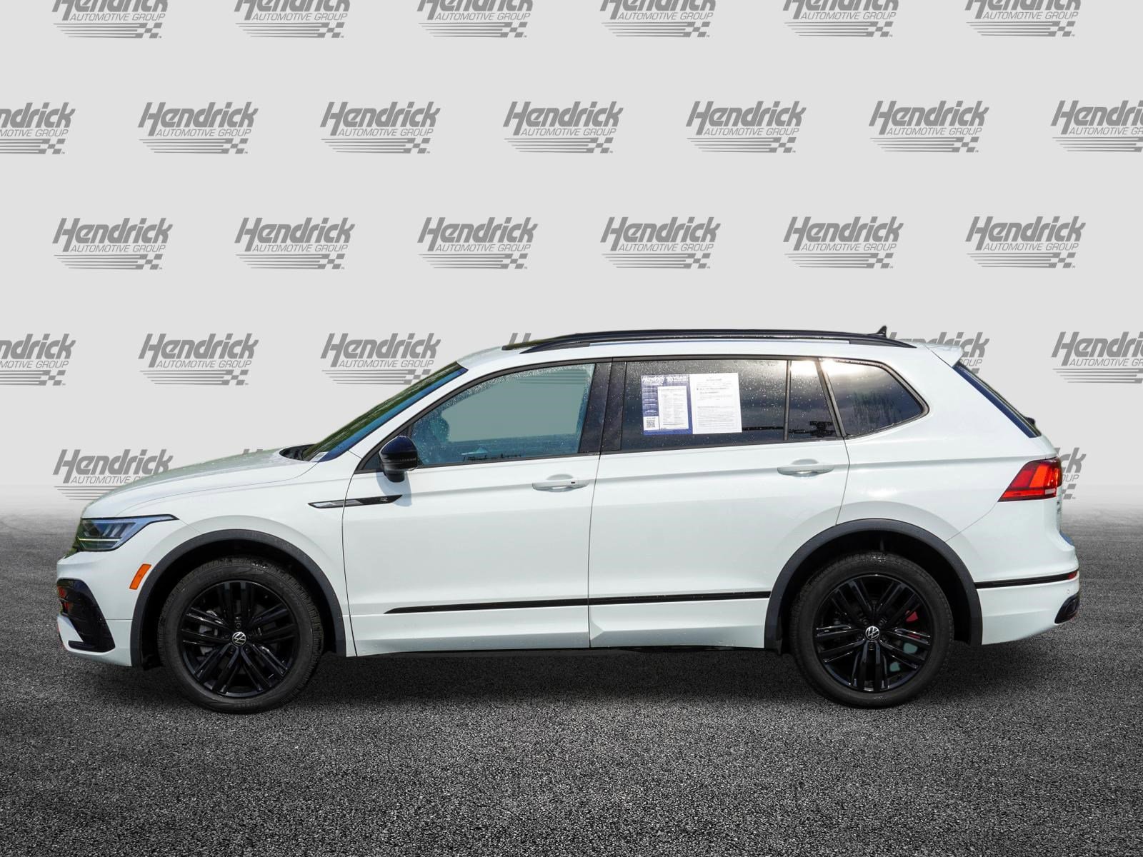 Used 2022 Volkswagen Tiguan SE R-Line AWD/4WD image 6
