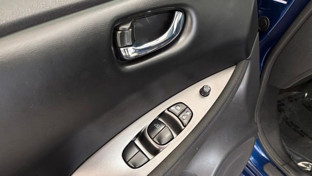 Used 2022 Nissan Leaf S image 16