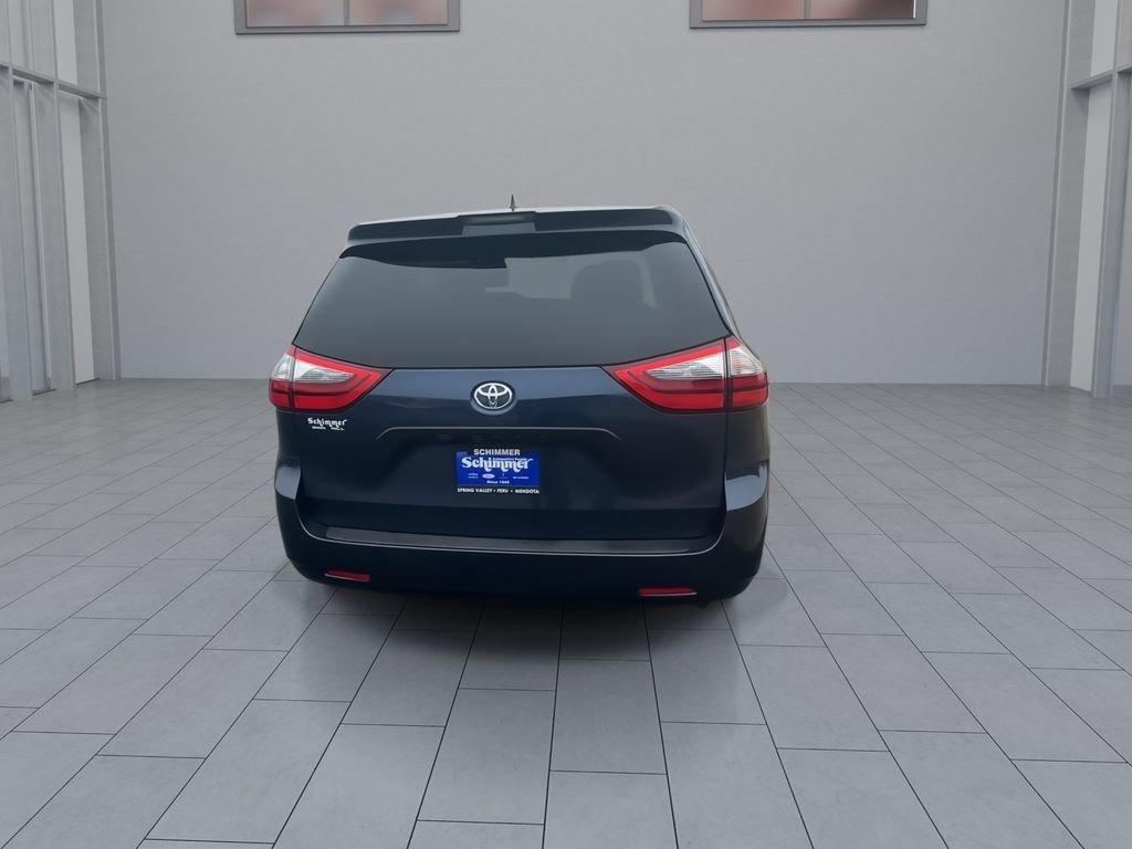 Used 2020 Toyota Sienna L image 7