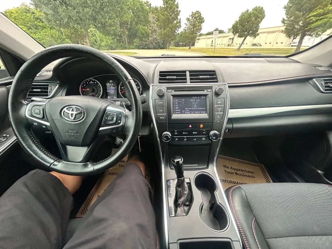 Used 2017 Toyota Camry SE FWD image 16