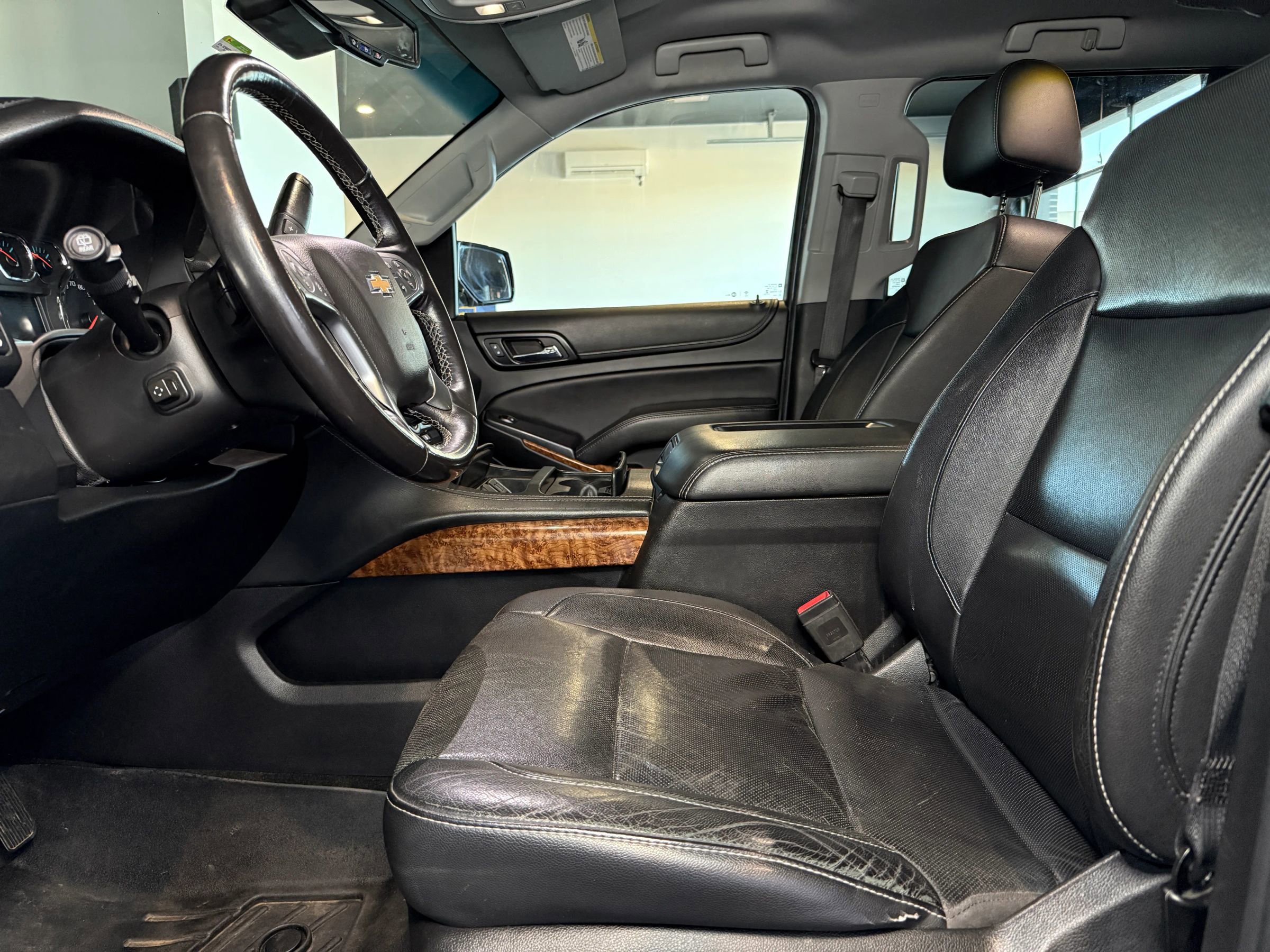 Used 2018 Chevrolet Suburban Premier image 2