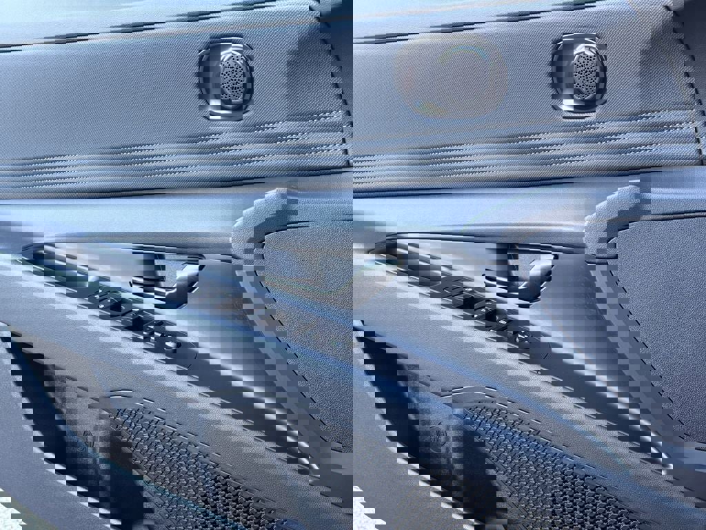 New 2025 Hyundai Elantra Sport image 11