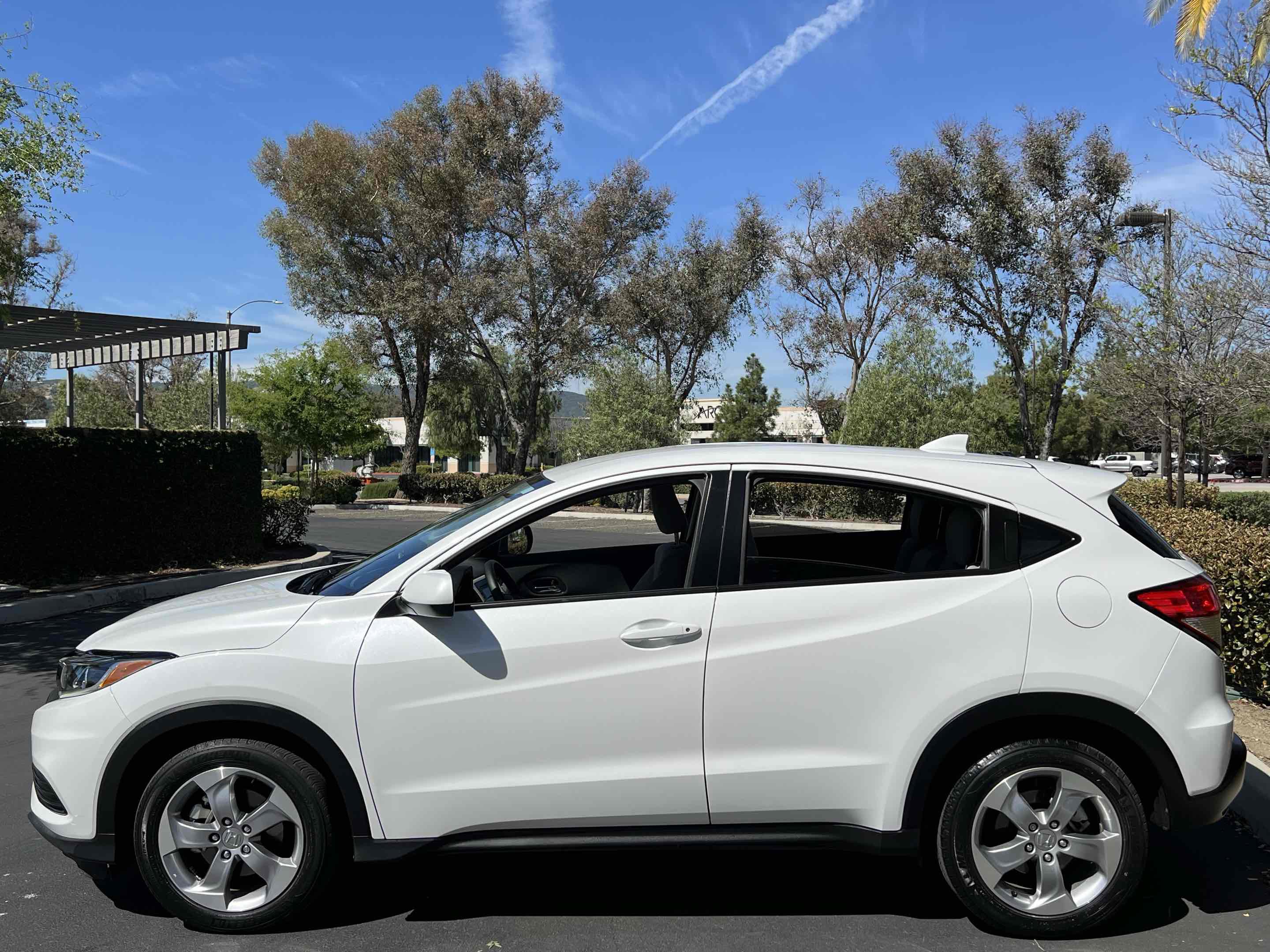 Used 2022 Honda HR-V LX image 17