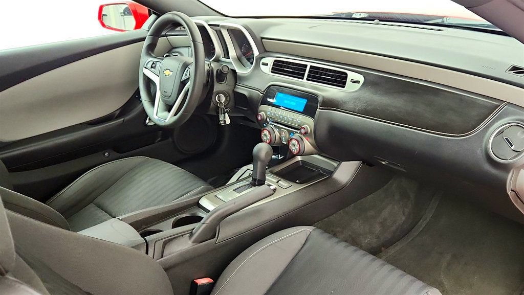 Used 2015 Chevrolet Camaro LS RWD image 21
