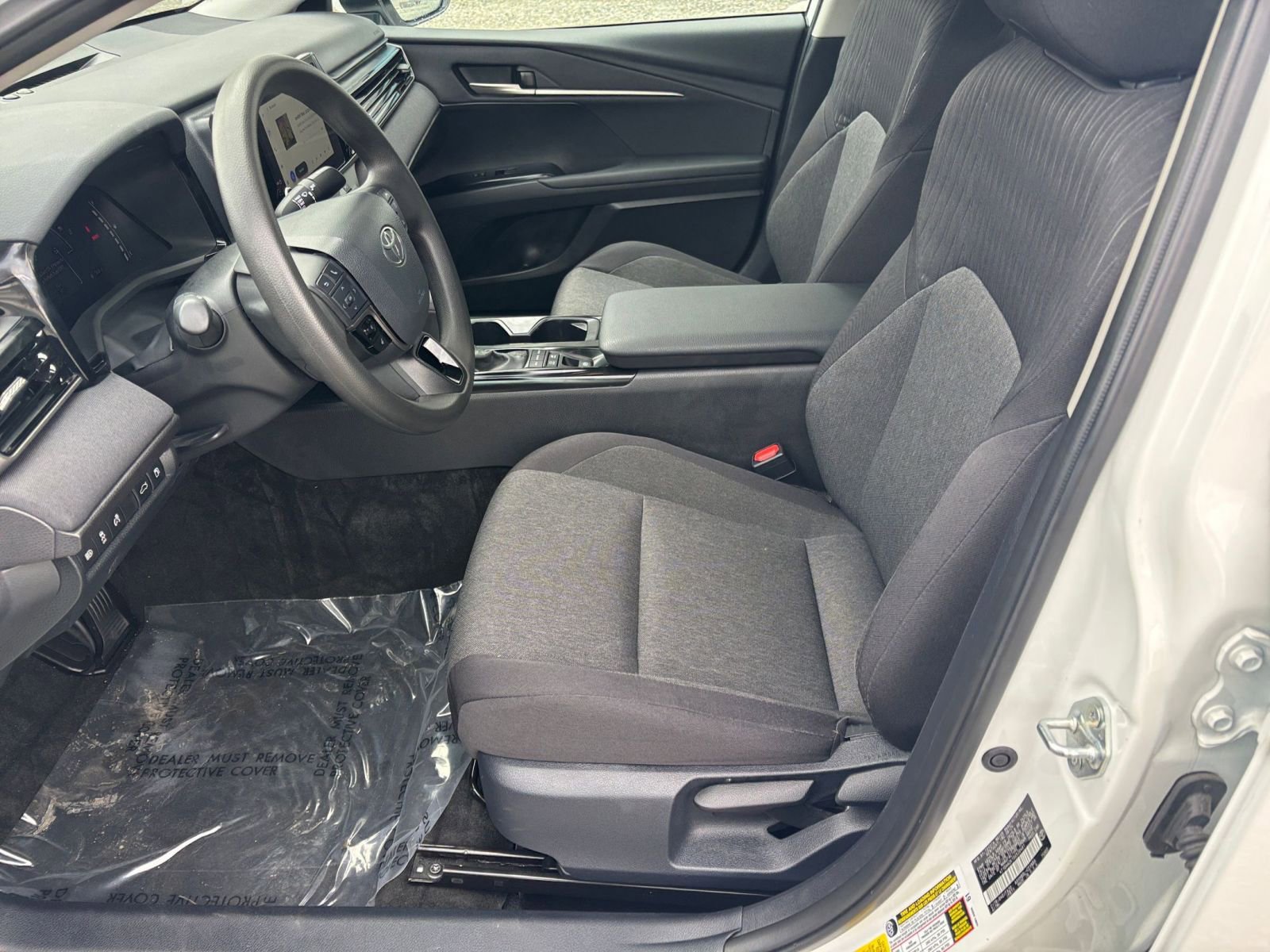 Used 2025 Toyota Camry LE image 23