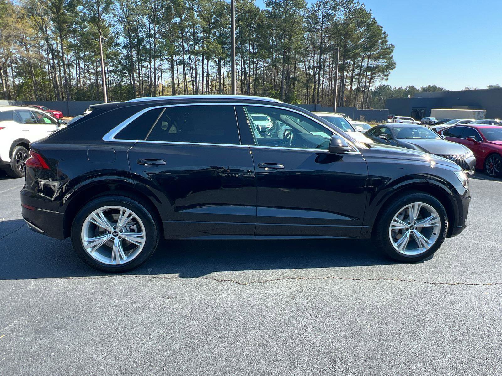 Used 2021 Audi Q8 Premium Plus w/ Premium Plus Package image 5