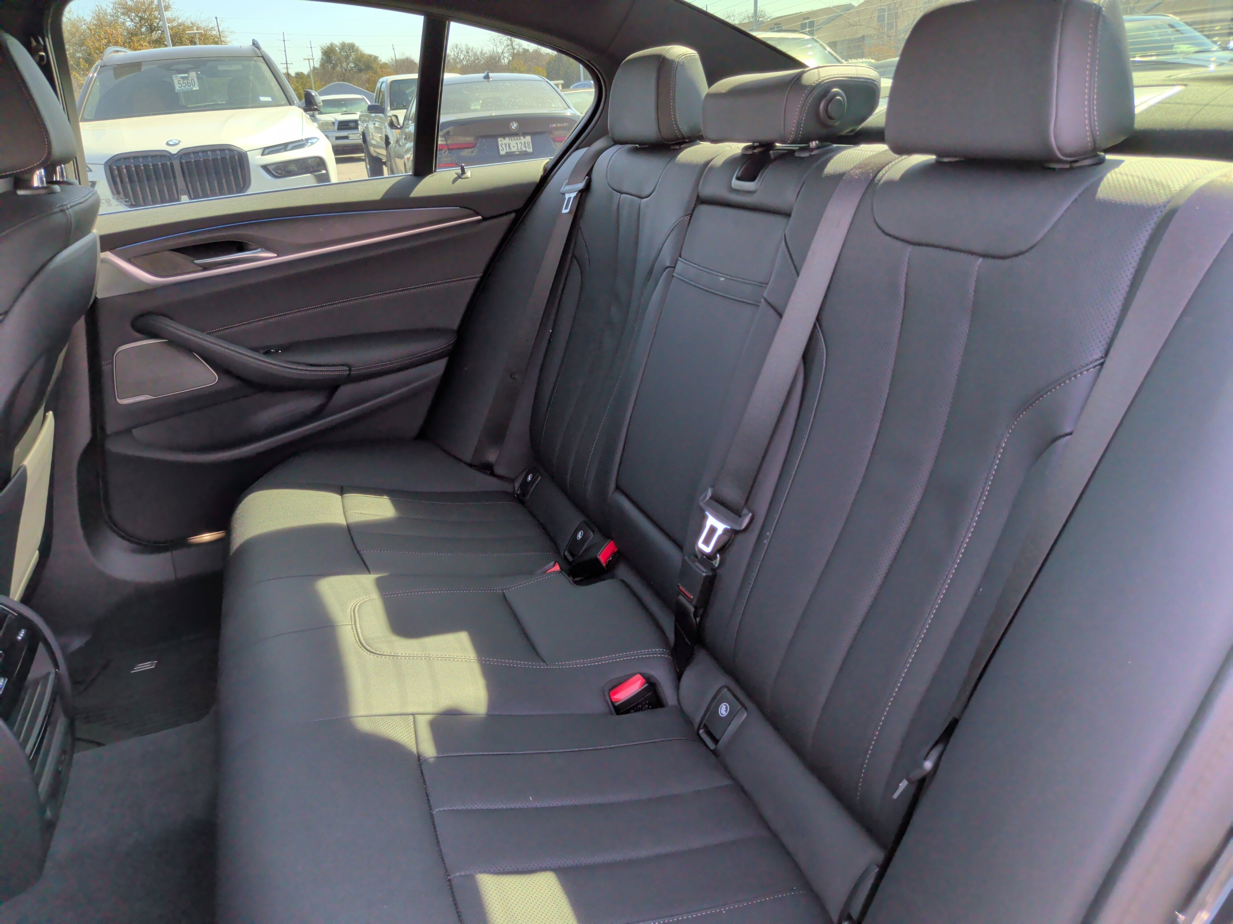 Certified 2023 BMW 530e w/ Premium Package image 37