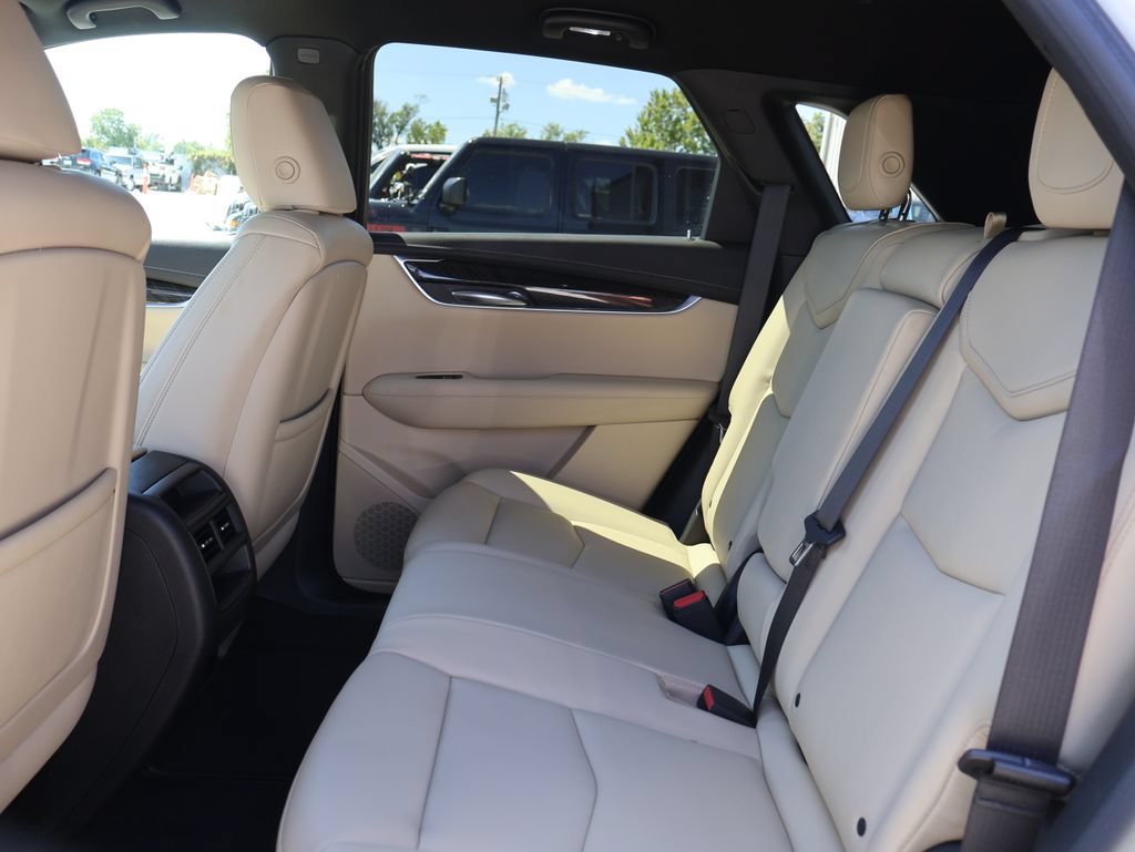 Used 2017 Cadillac XT5 FWD image 17