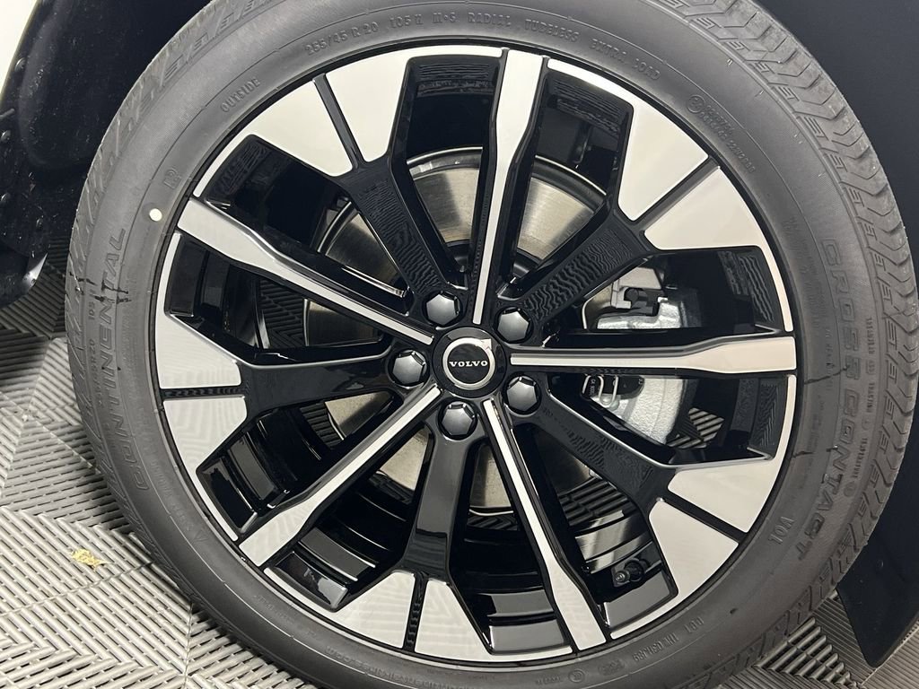New 2026 Volvo XC60 B5 Plus w/ Climate Package image 16