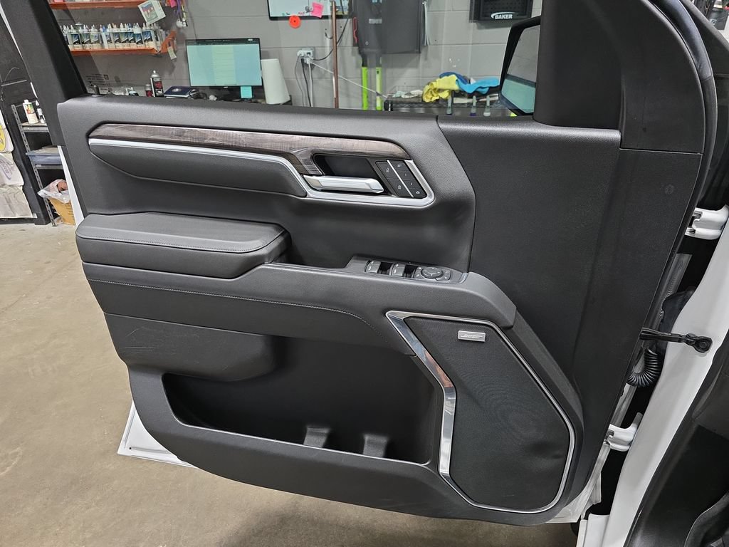 Used 2022 Chevrolet Silverado 1500 LTZ AWD/4WD image 28