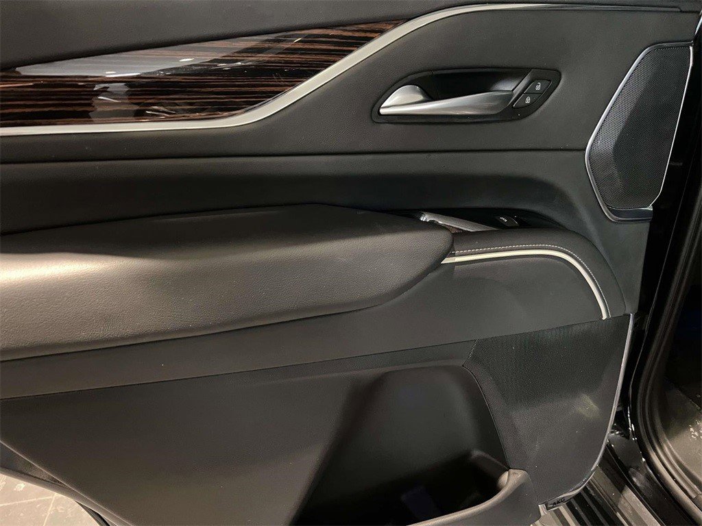Certified 2024 Cadillac Escalade Premium Luxury image 6