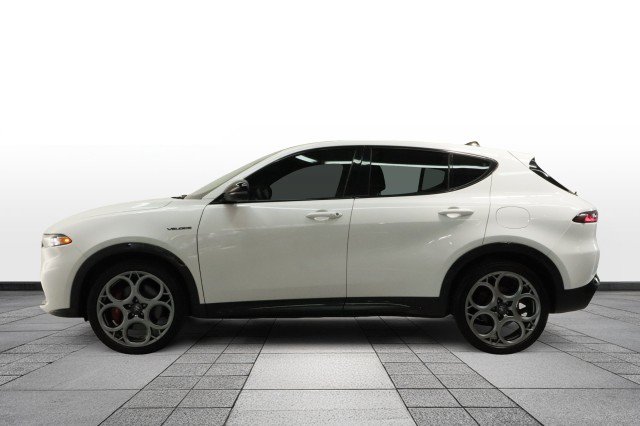 Used 2024 Alfa Romeo Tonale Veloce w/ Premium Interior Package AWD/4WD image 4