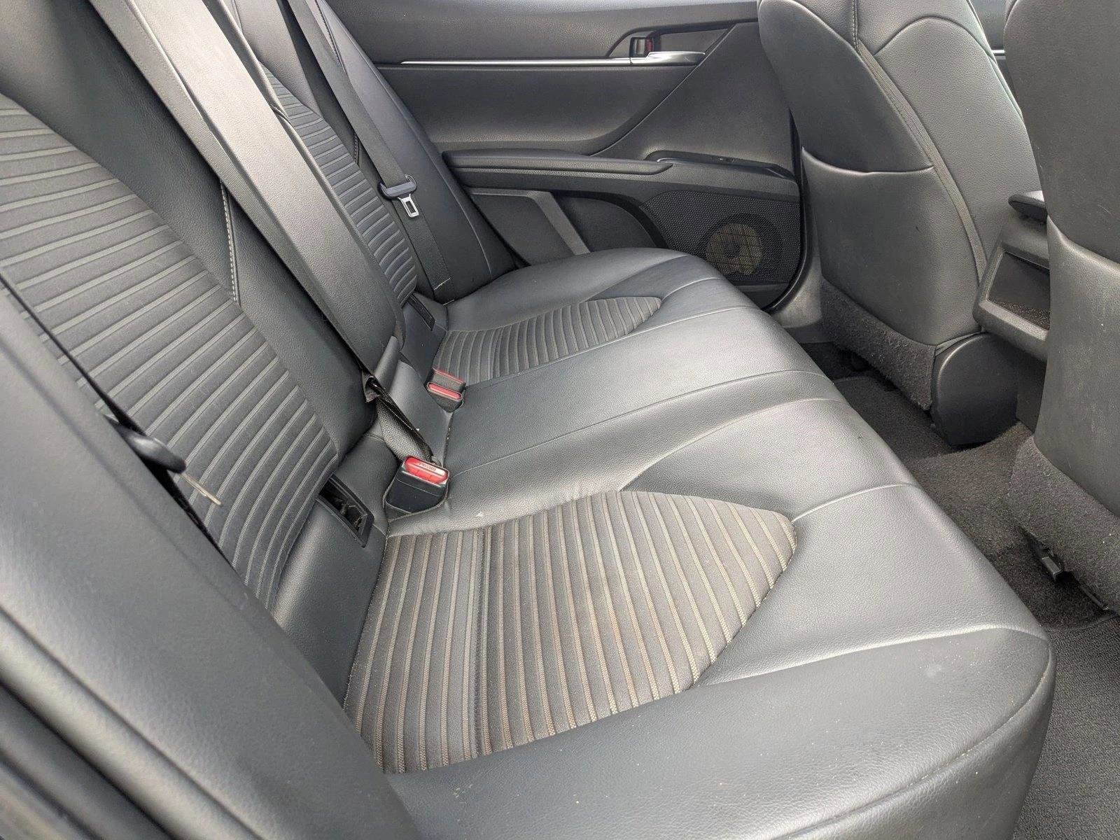 Used 2018 Toyota Camry SE w/ Convenience Package FWD image 18