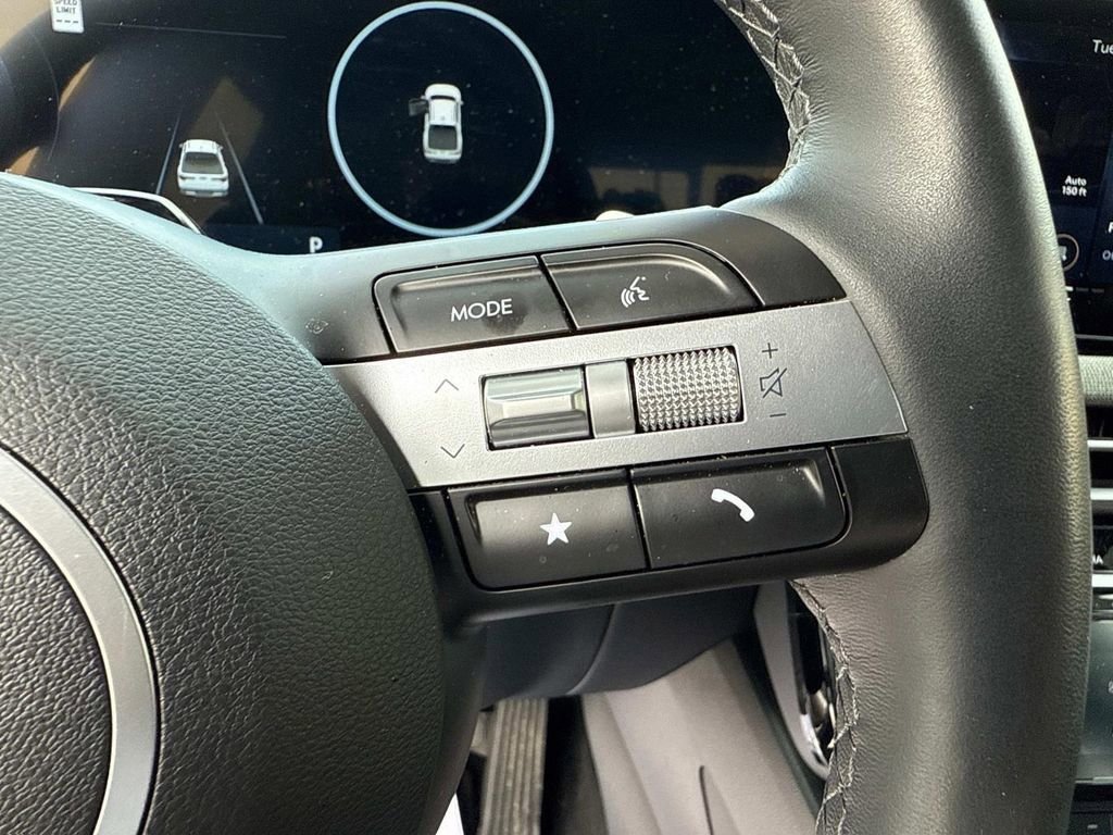 Used 2025 Hyundai Santa Cruz Limited image 16