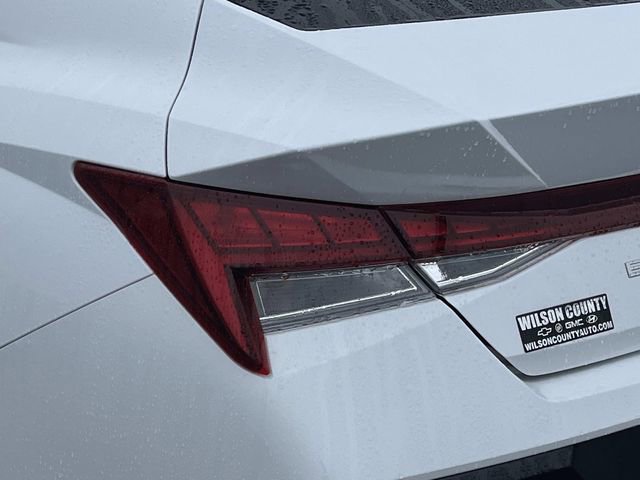 Used 2025 Hyundai Elantra Limited image 10