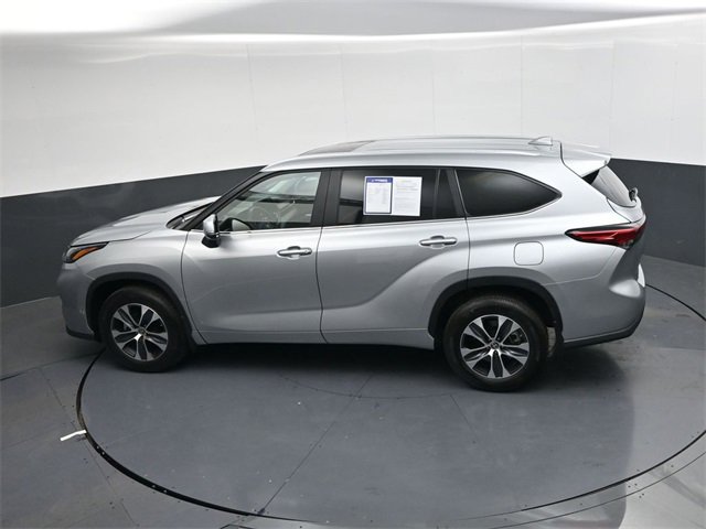 Used 2023 Toyota Highlander L image 28