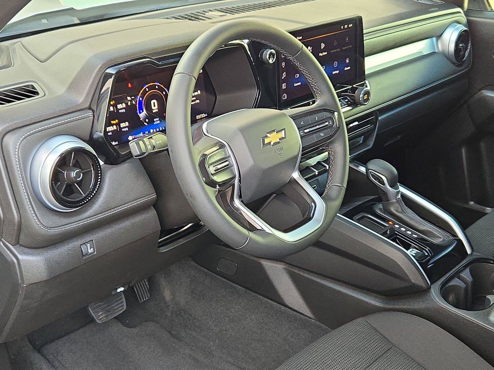 Used 2024 Chevrolet Colorado LT w/ LT Convenience Package RWD image 9