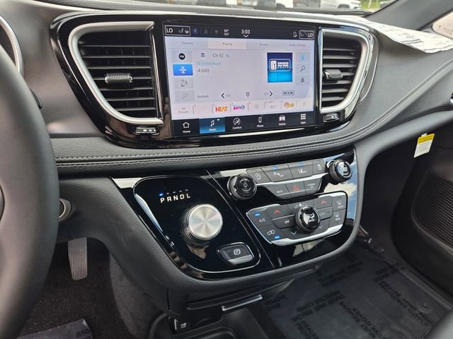 New 2026 Chrysler Pacifica Select FWD image 21