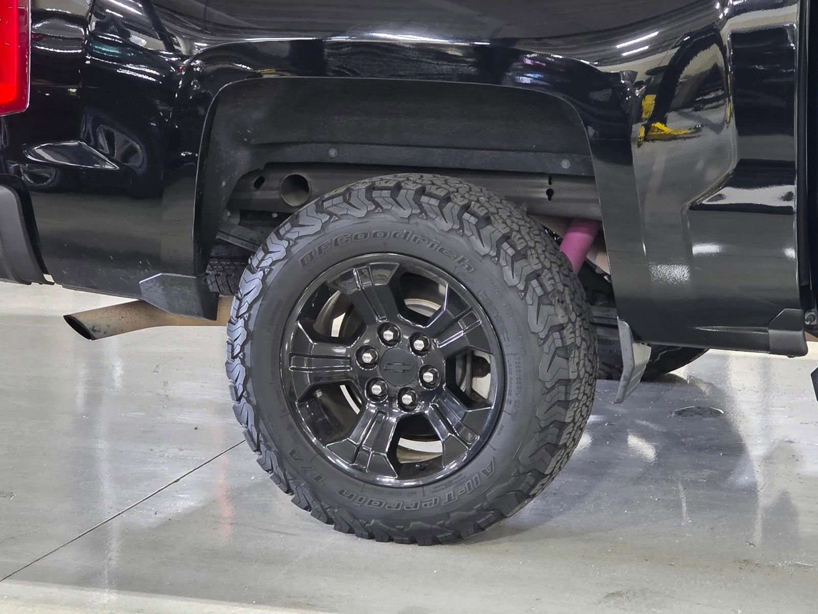Used 2017 Chevrolet Silverado 1500 LTZ Z71 w/ Midnight Edition image 9