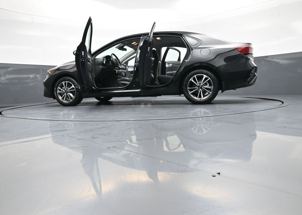 Certified 2023 Kia Forte LXS w/ LXS Technology Package FWD image 47