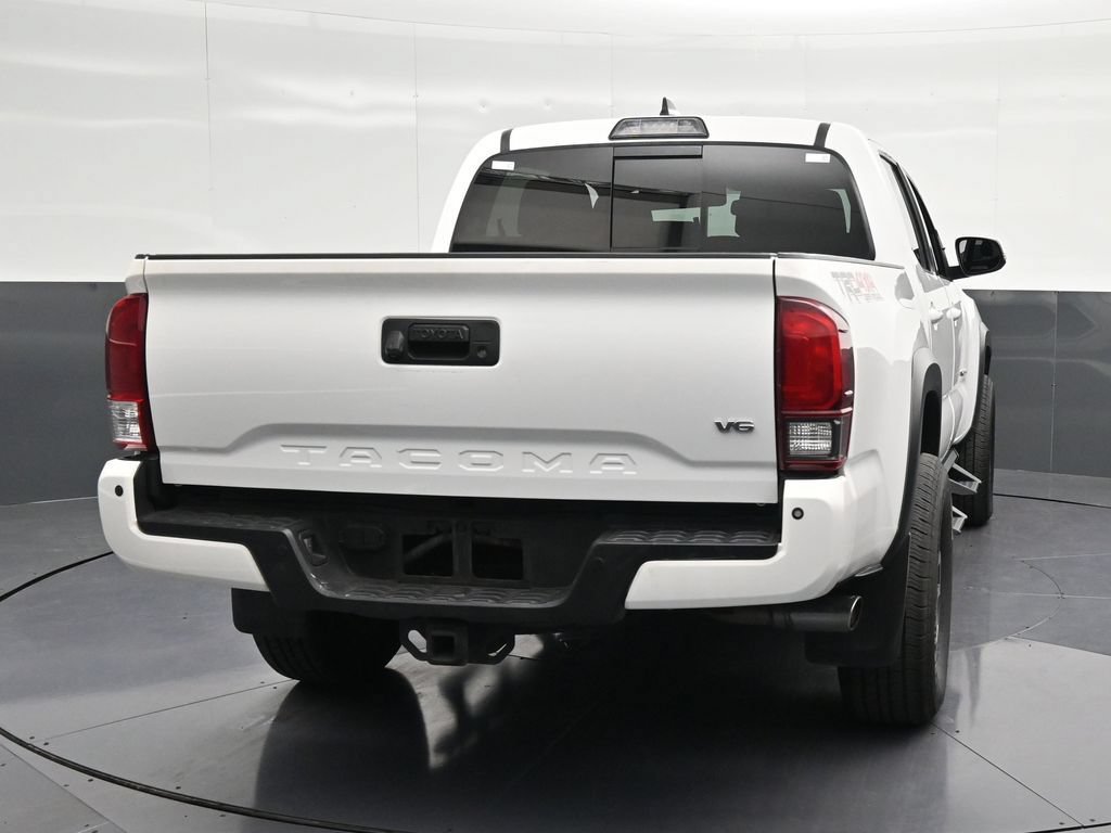 Used 2018 Toyota Tacoma TRD Off-Road w/ Technology Package AWD/4WD image 2