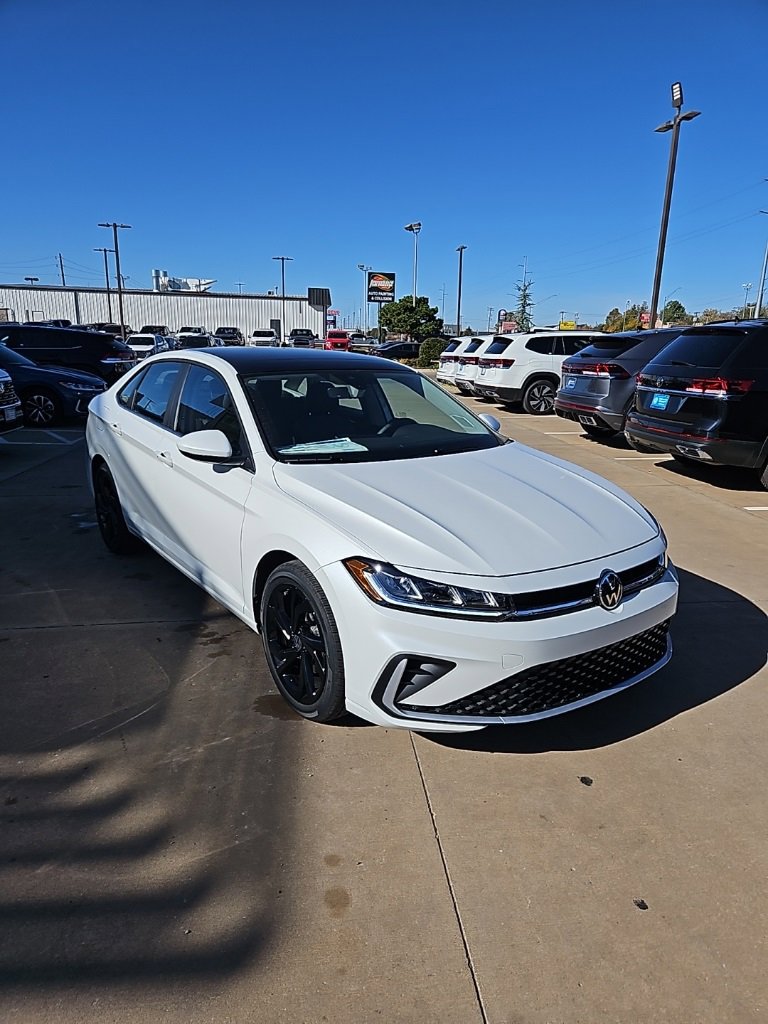 New 2026 Volkswagen Jetta SE image 3