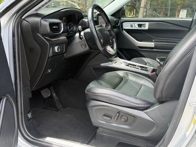 Certified 2022 Ford Explorer Limited w/ Equipment Group 301A RWD image 16