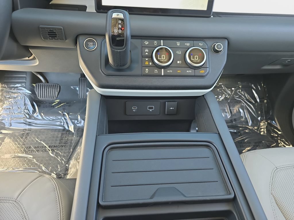 Certified 2024 Land Rover Defender 110 S AWD/4WD image 29