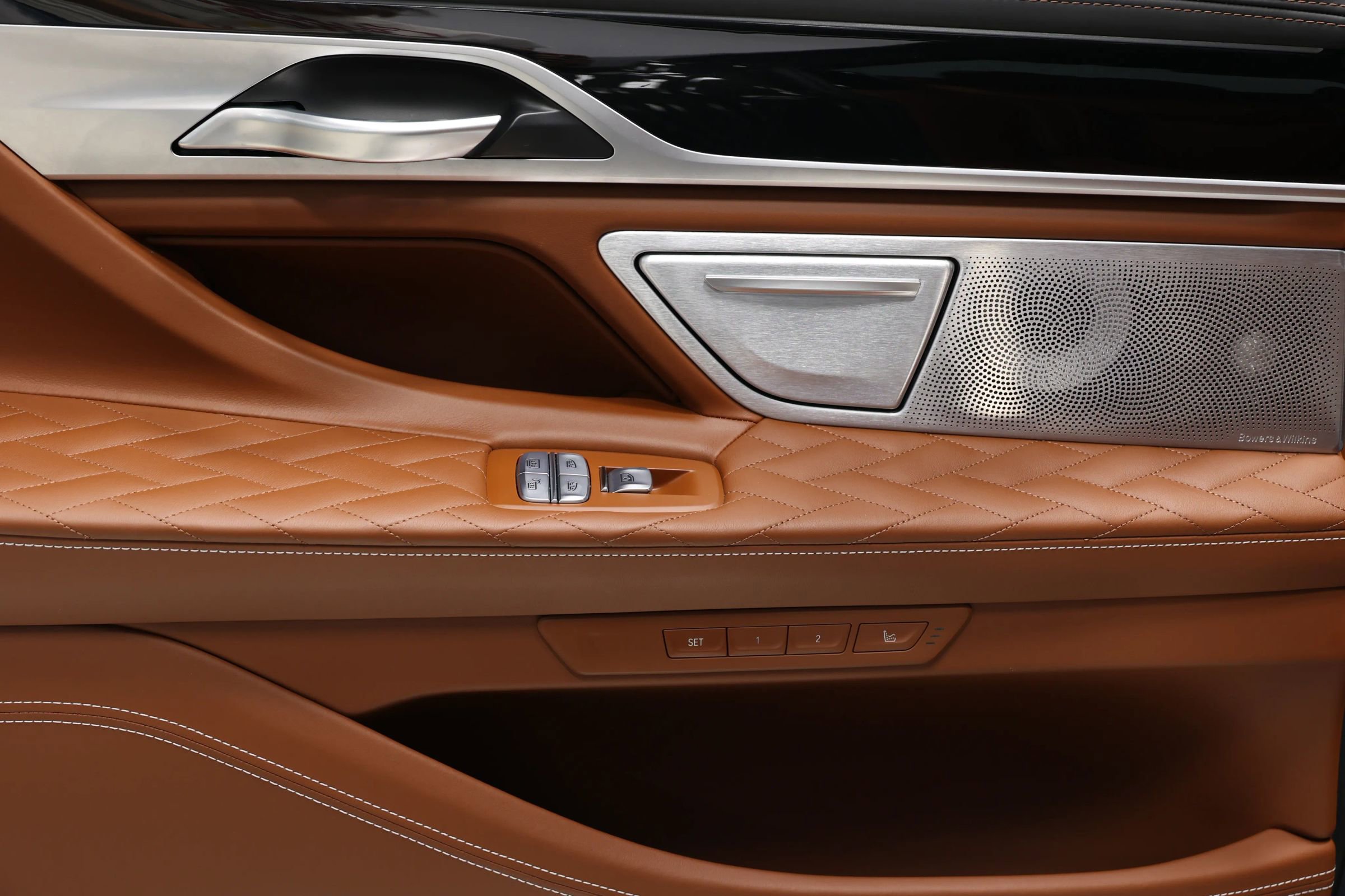 Used 2022 BMW M760i xDrive w/ Luxury Rear Seating Package image 52