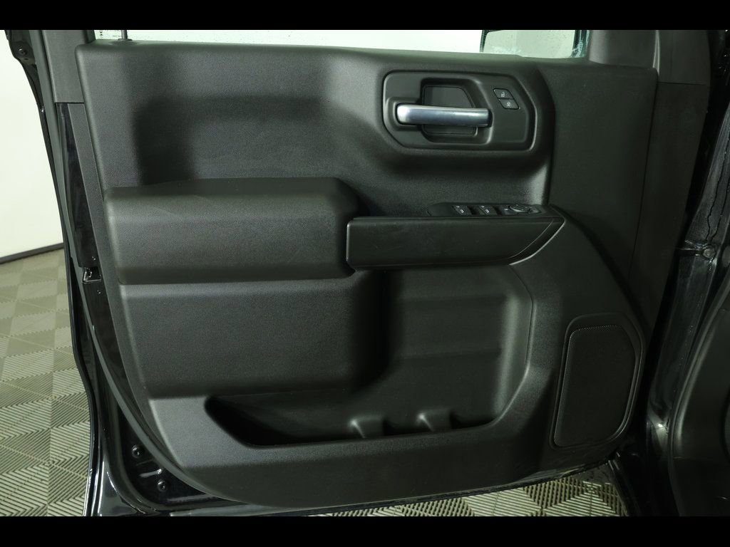 Used 2023 Chevrolet Silverado 1500 Custom w/ 2.7L Blackout Package AWD/4WD image 28