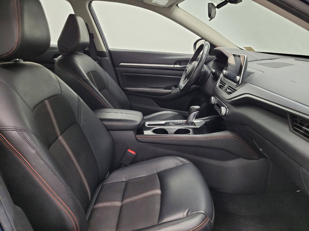 Used 2024 Nissan Altima 2.5 SR FWD image 21