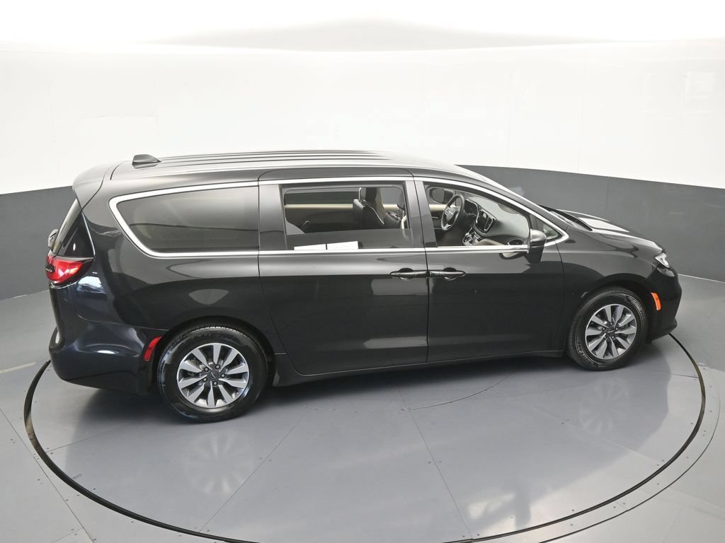 Used 2023 Chrysler Pacifica Touring-L FWD image 52