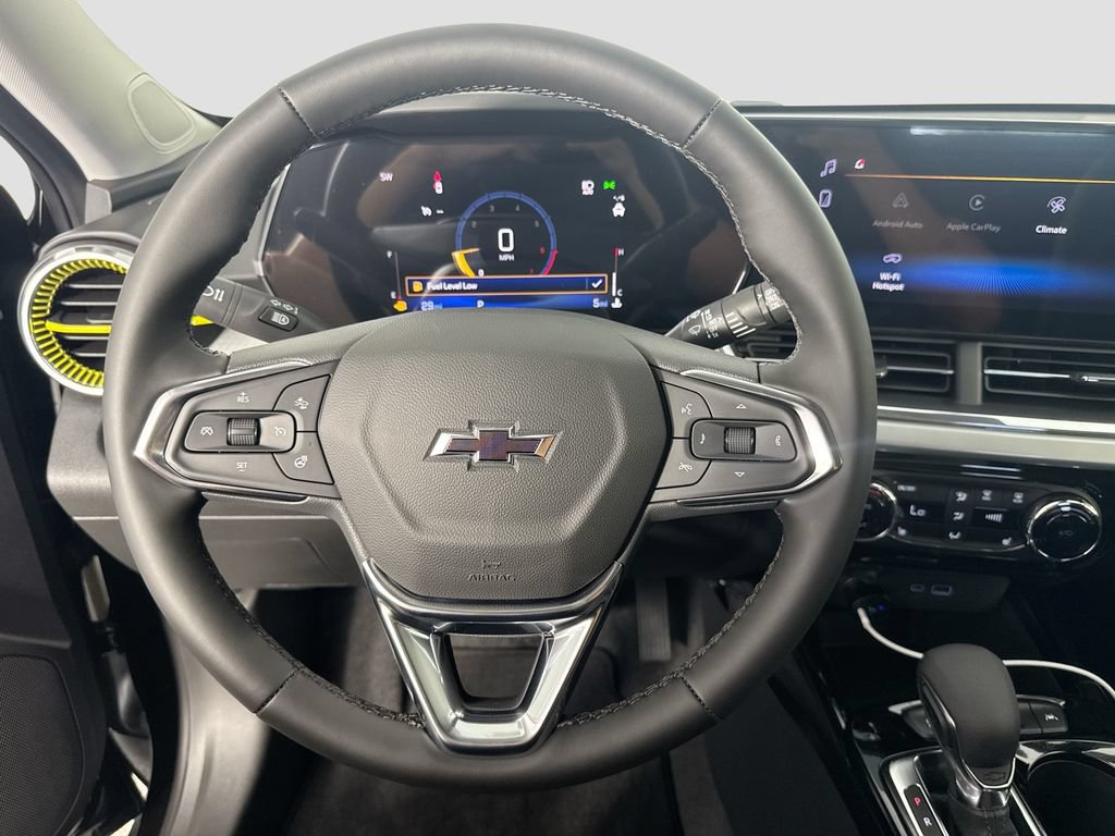 New 2026 Chevrolet Trax LT w/ Midnight Edition FWD image 13