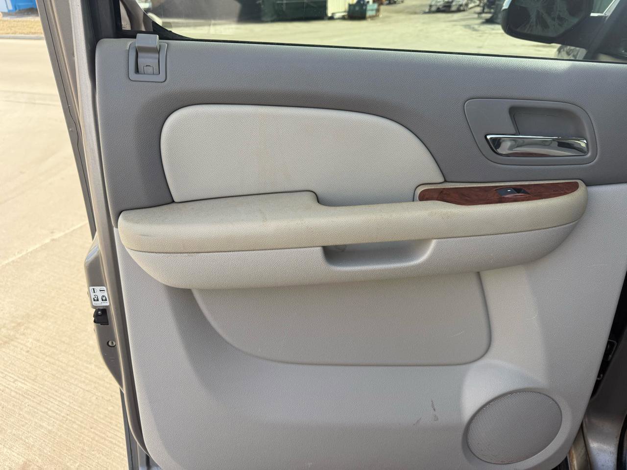 Used 2007 Chevrolet Suburban LT w/ LT Preferred Equipment Group image 19